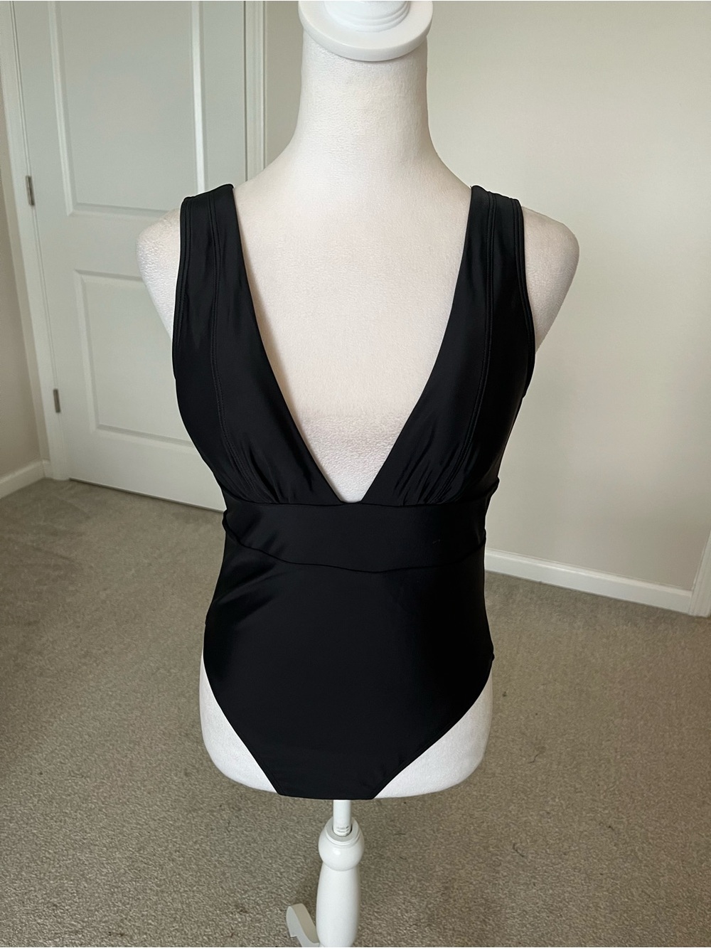 NWT Quince Italian Plunge Black Deep V One-Piece Swimsuit Size Medium